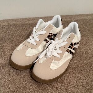 Beige & White Leopard Accent Sneakers
